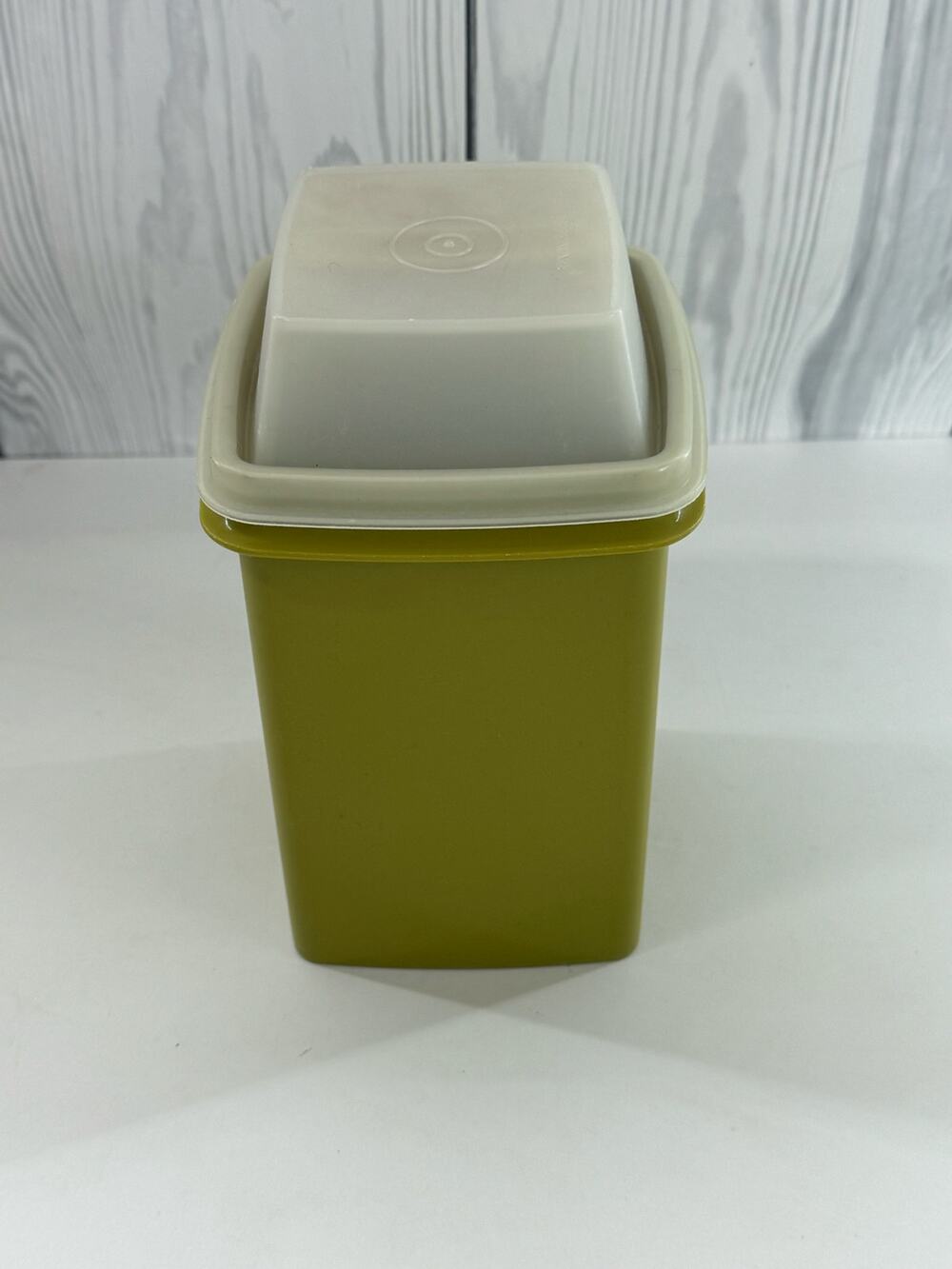 Tupperware Vintage Pickle Keeper Green Complete 3 Piece Set Lid Tray